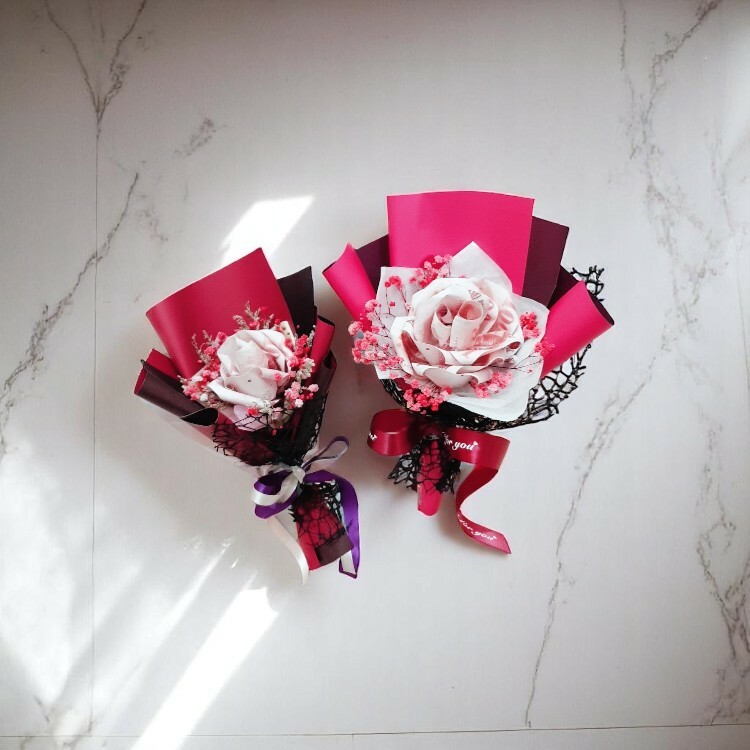 紅色單朵玫瑰3張6張鈔票花束,有錢花束,Red single rose bouquet of 3 and 6 banknotes, money bouquet