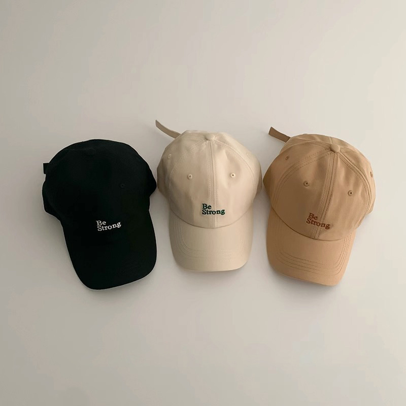 極簡字母 鴨舌帽