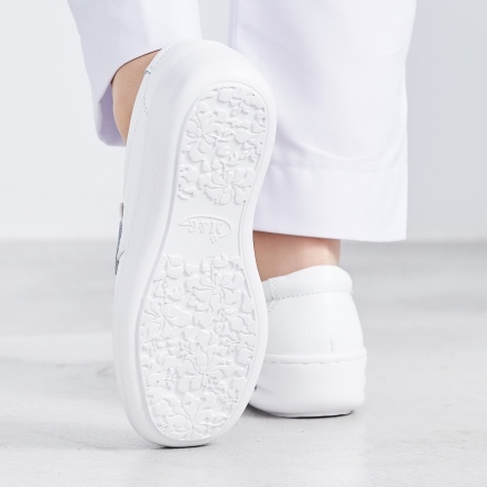 [現貨] 超輕量透氣護師鞋-CM01507(魔術貼)