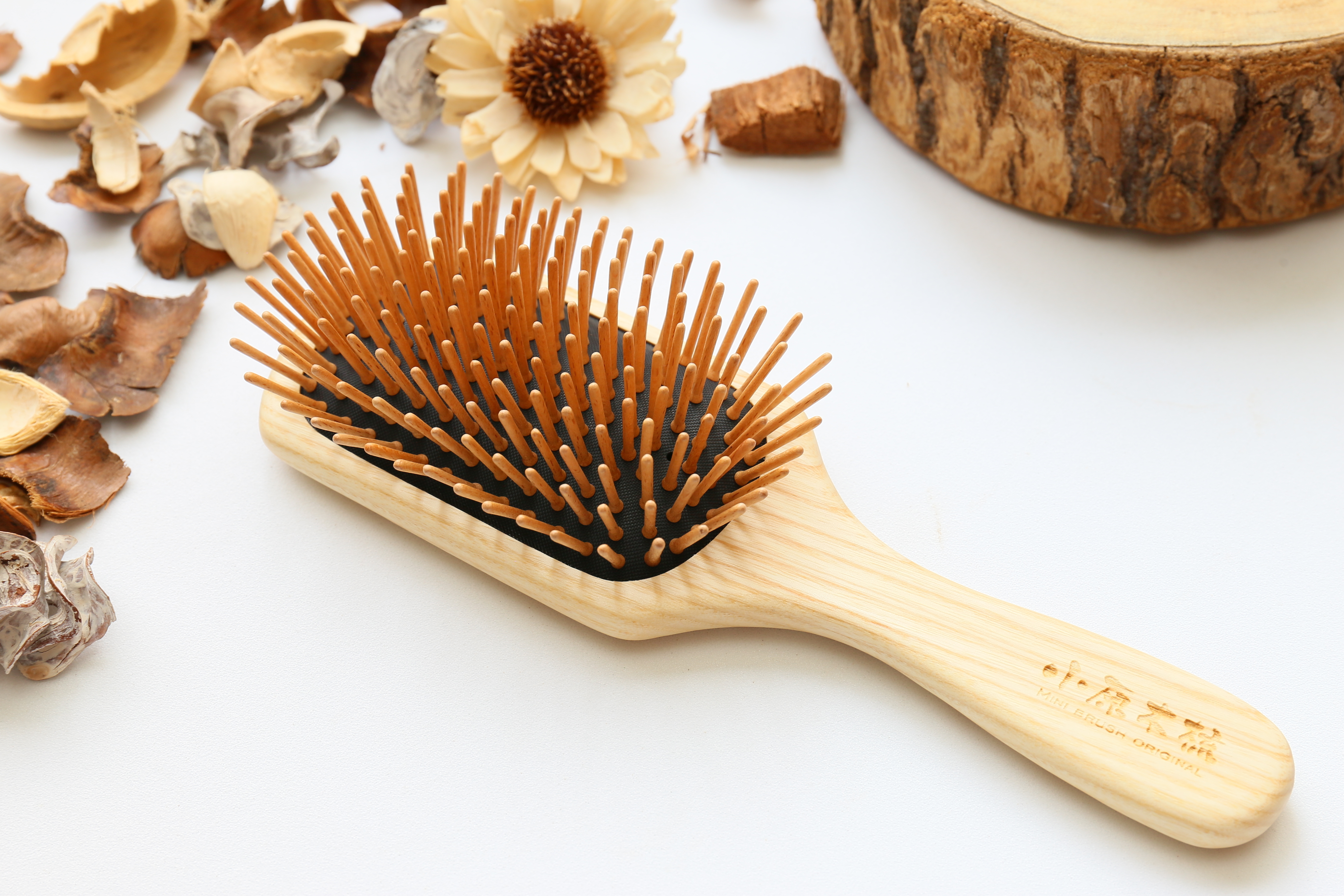 【小原木梳】梣木中四角木梳 / 木梳按摩首選