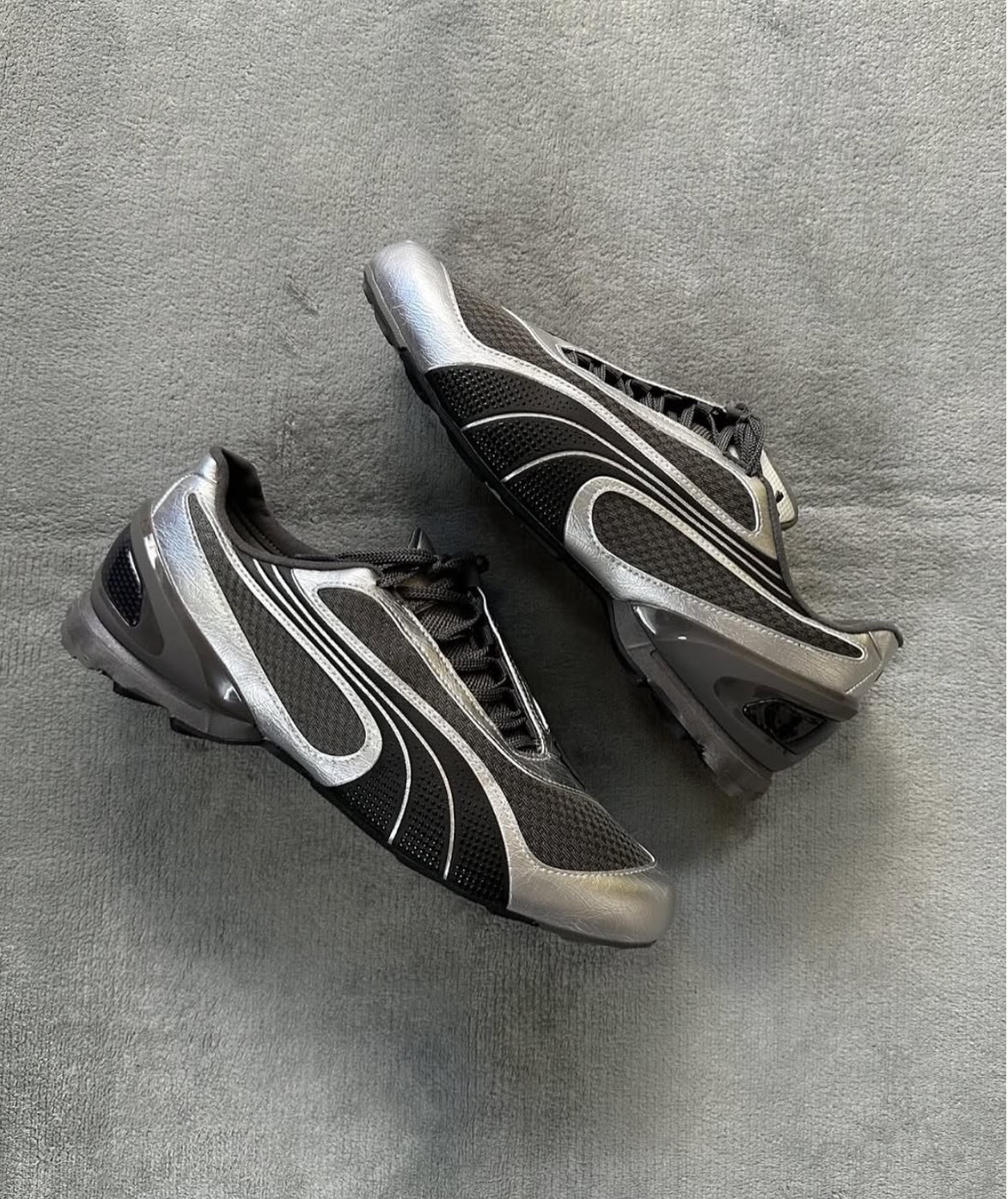 PUMA V-S1 Metallic 黑銀薄底休閒鞋