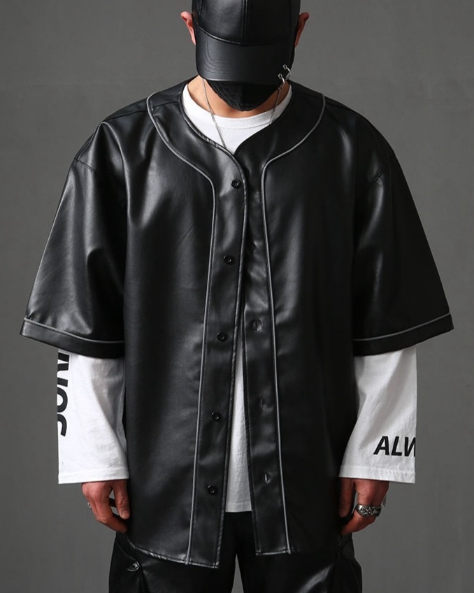 反光棒球皮夾克
