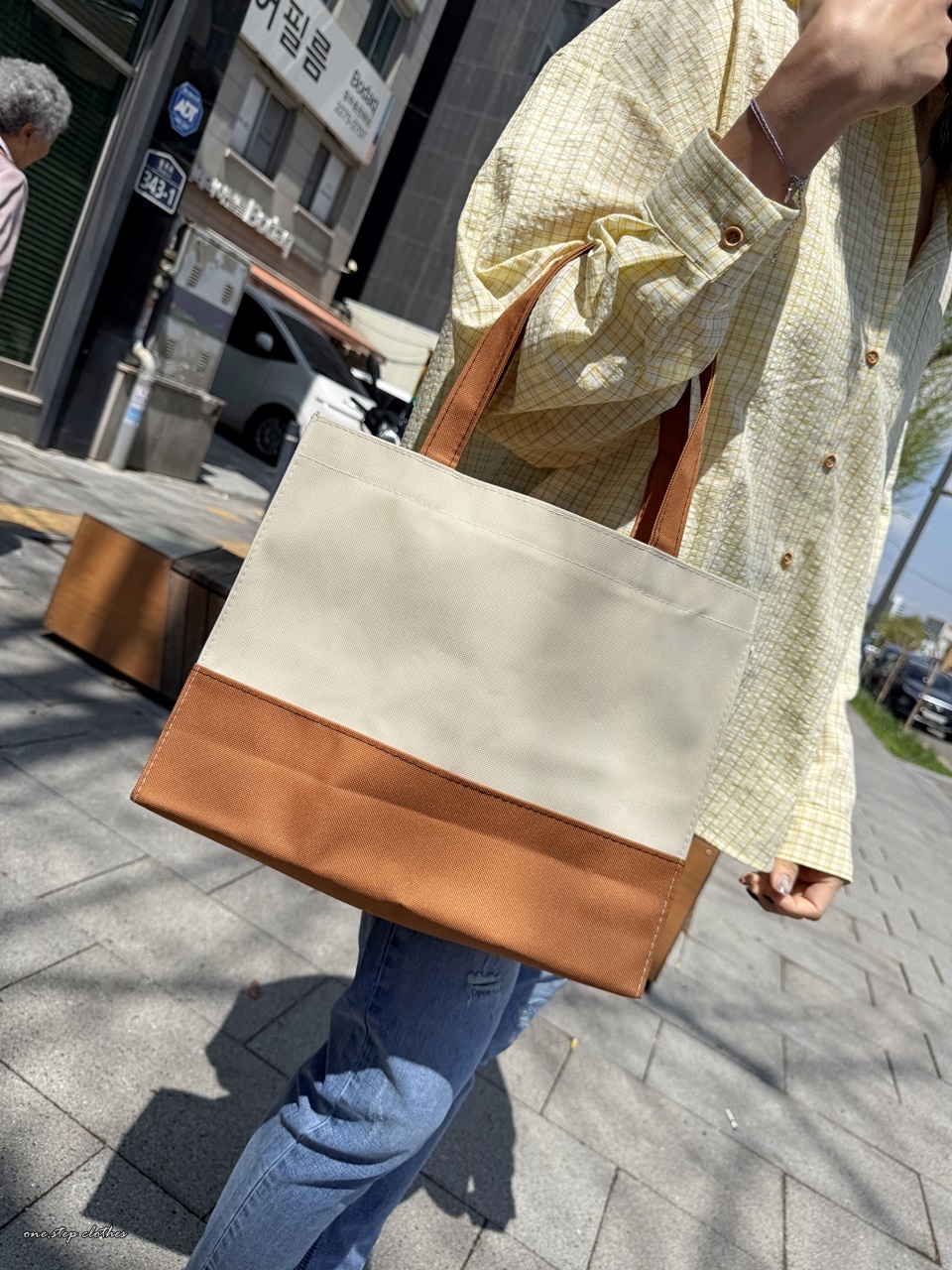 正韓學院Chill雙色拼接手提包 (焦糖)