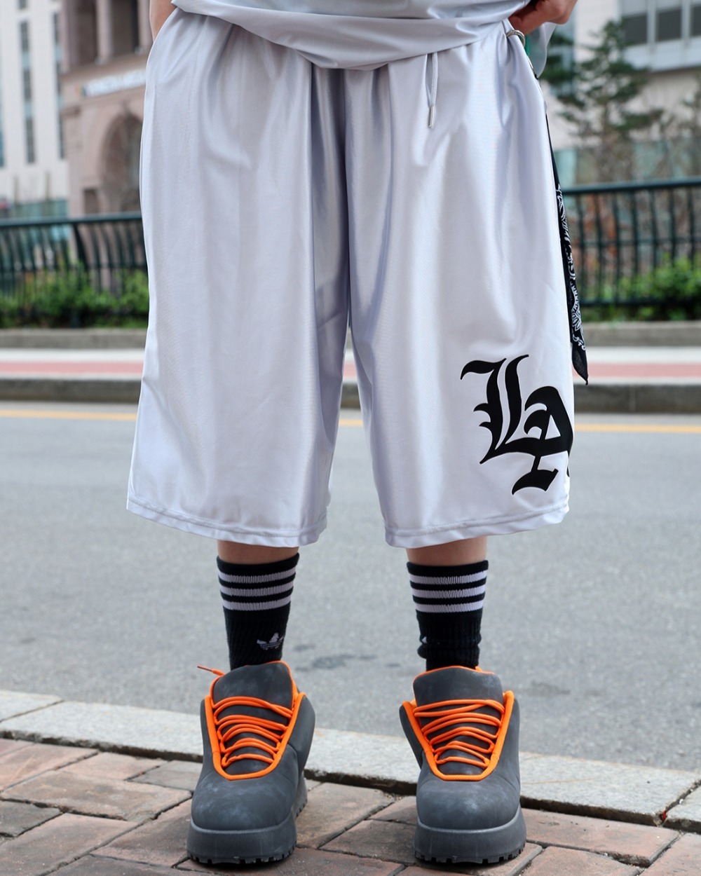 LA 緞面百慕達褲