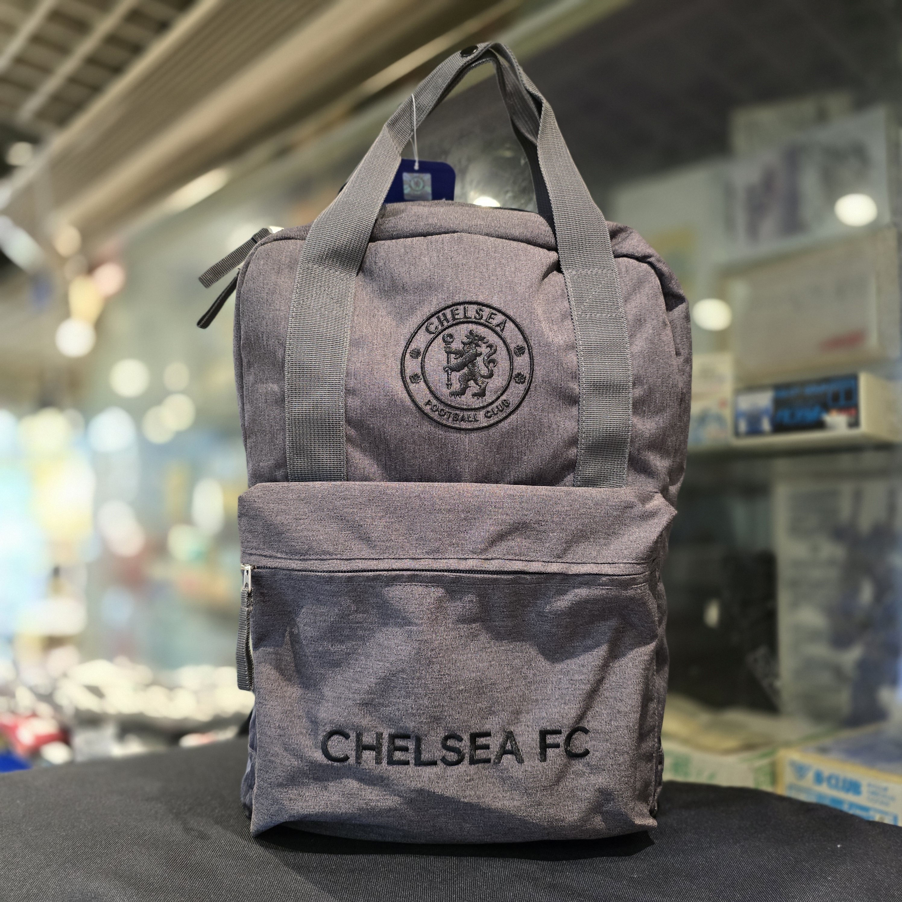 車路士灰色黑色會徽高級背包