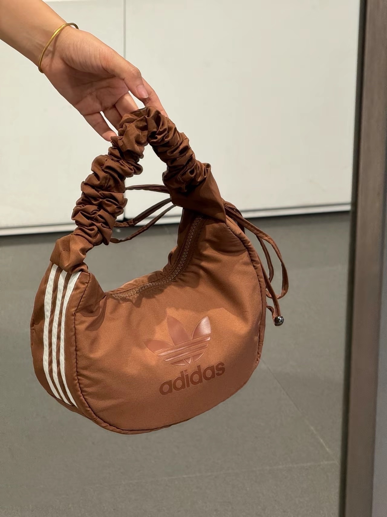 Adidas Originals Brown Bag 三葉草 雲朵包 棕色 尼龍材質