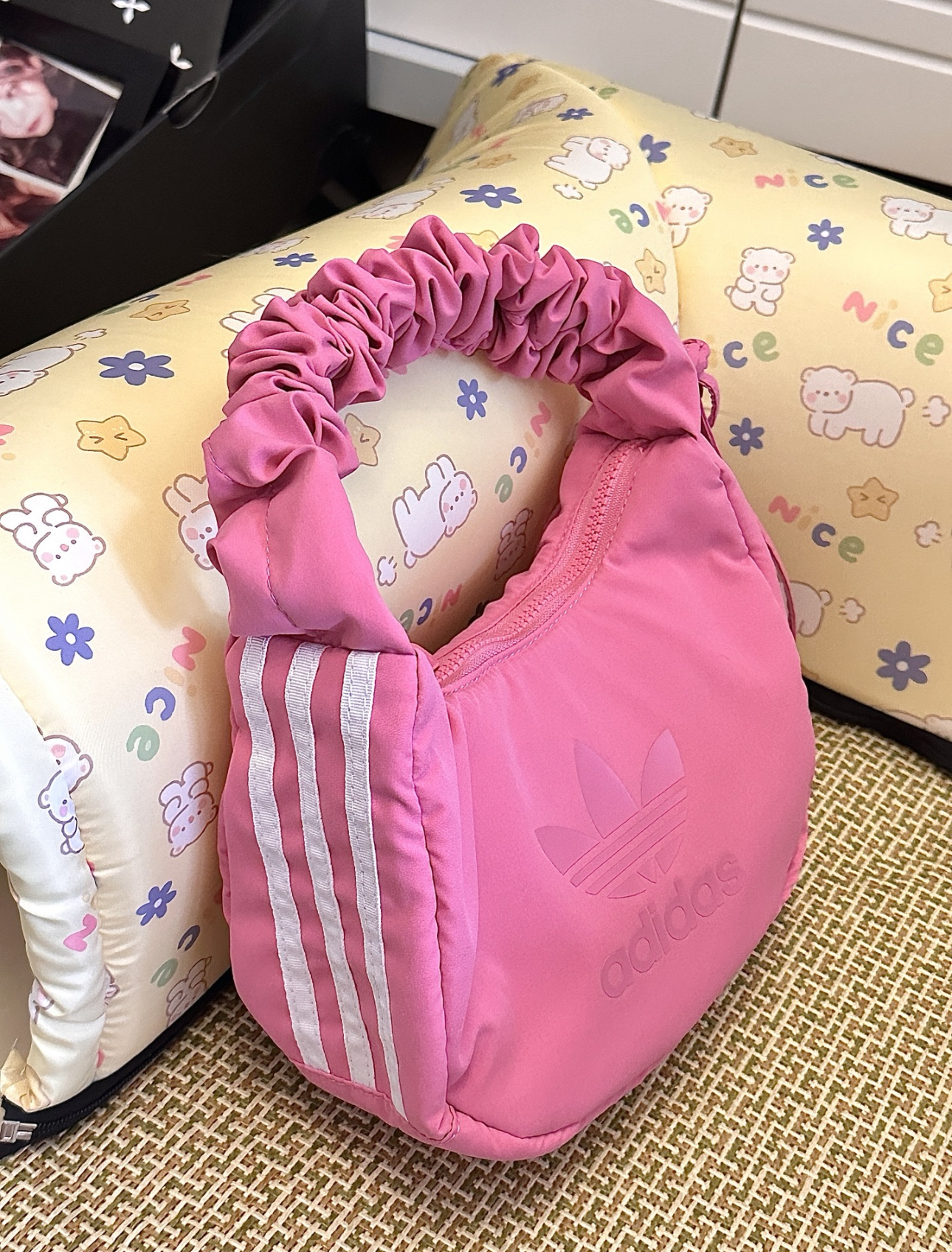 Adidas Originals Pink Bag 三葉草 雲朵包 粉色 尼龍材質 宋雨琦同款