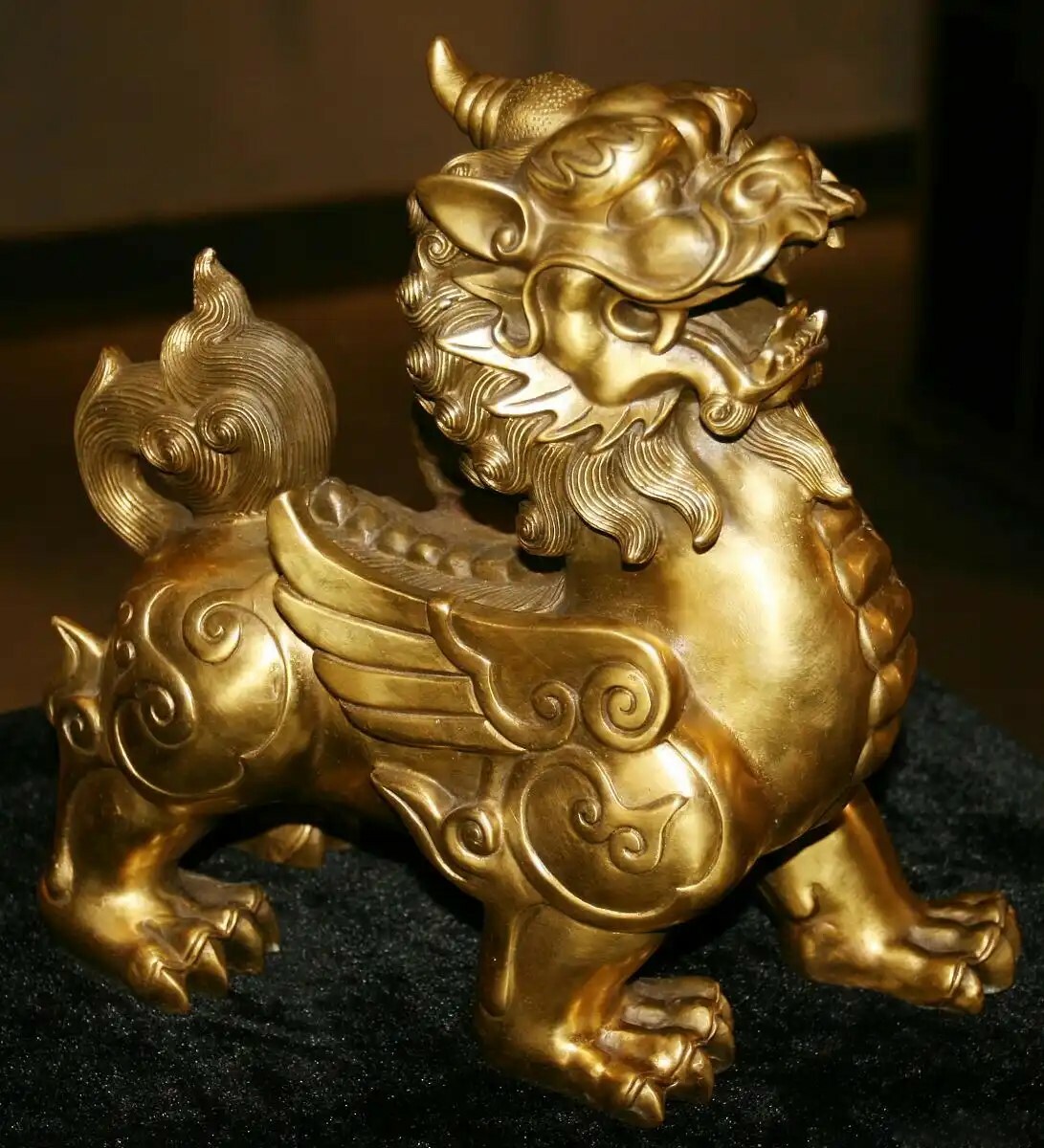 天祿銅雕神獸，一角龍頭獅身造型，象徵辟邪鎮宅的古代瑞獸