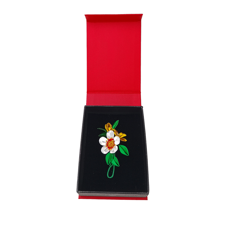 鹿港窯禮品館│榮耀雙綻胸針│讚美、感謝、祝福│結婚禮物│情人節、母親節