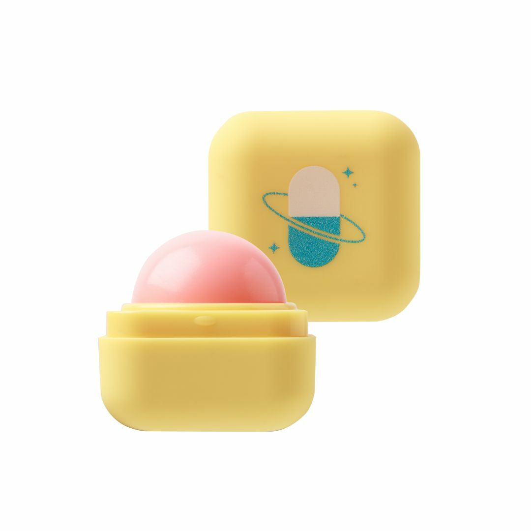 Moisturizing lip cube