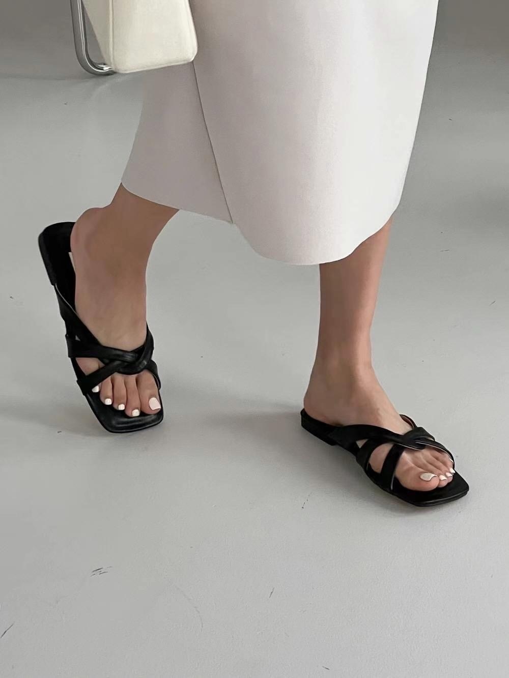 8173 正韓交叉皮革平底拖鞋