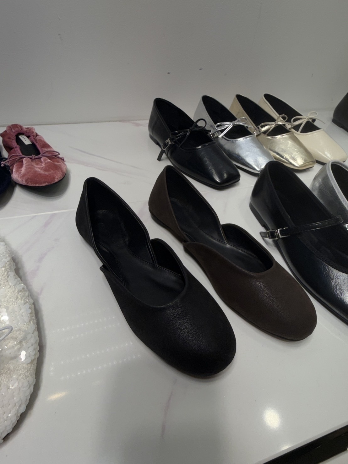 9061 俐落感側空皮革包鞋