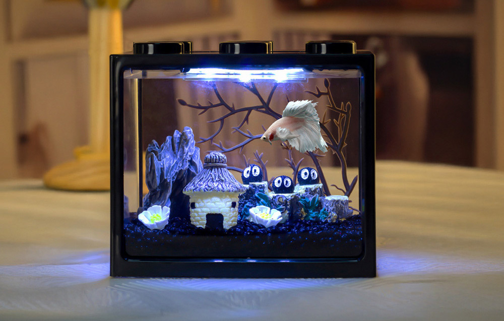 可另搭配多款燈飾與燈色，打造個人專屬水族造景