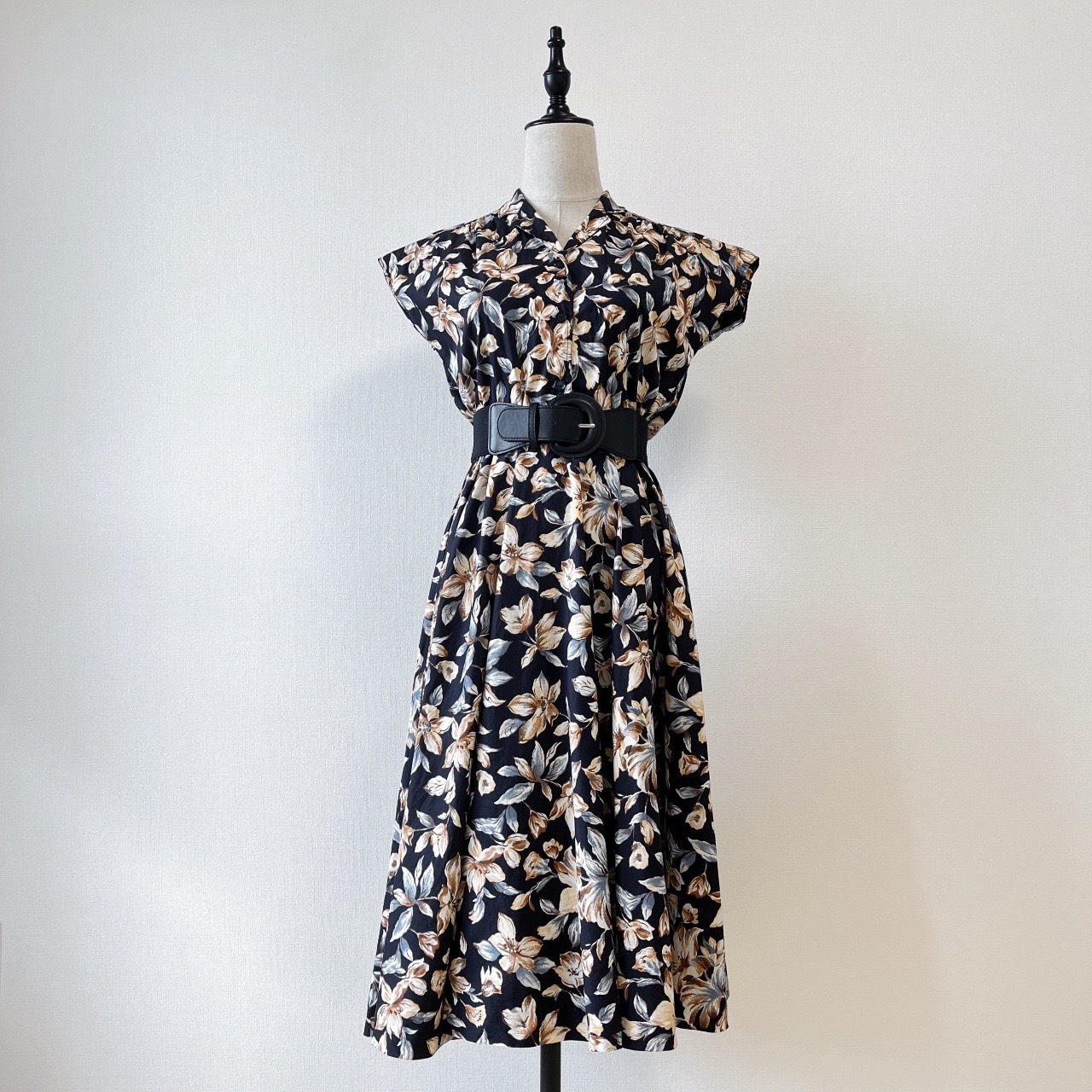 黑色綿質大花古著連身裙