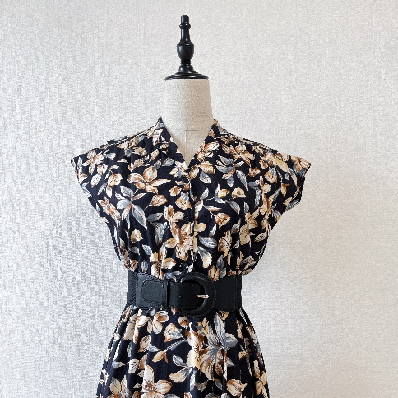 黑色綿質大花古著連身裙