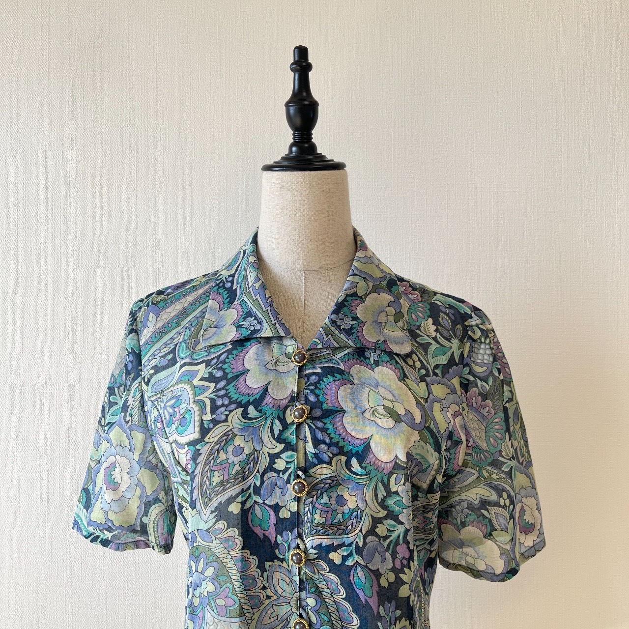 日本製藍色綿質短身花恤