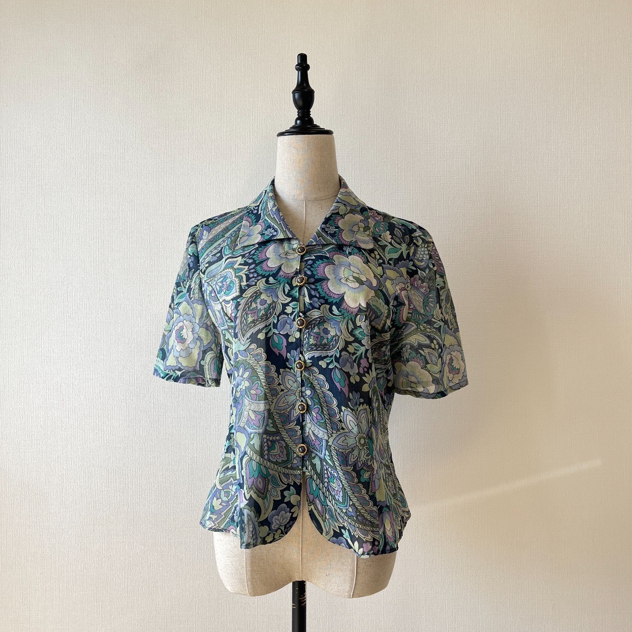 日本製藍色綿質短身花恤