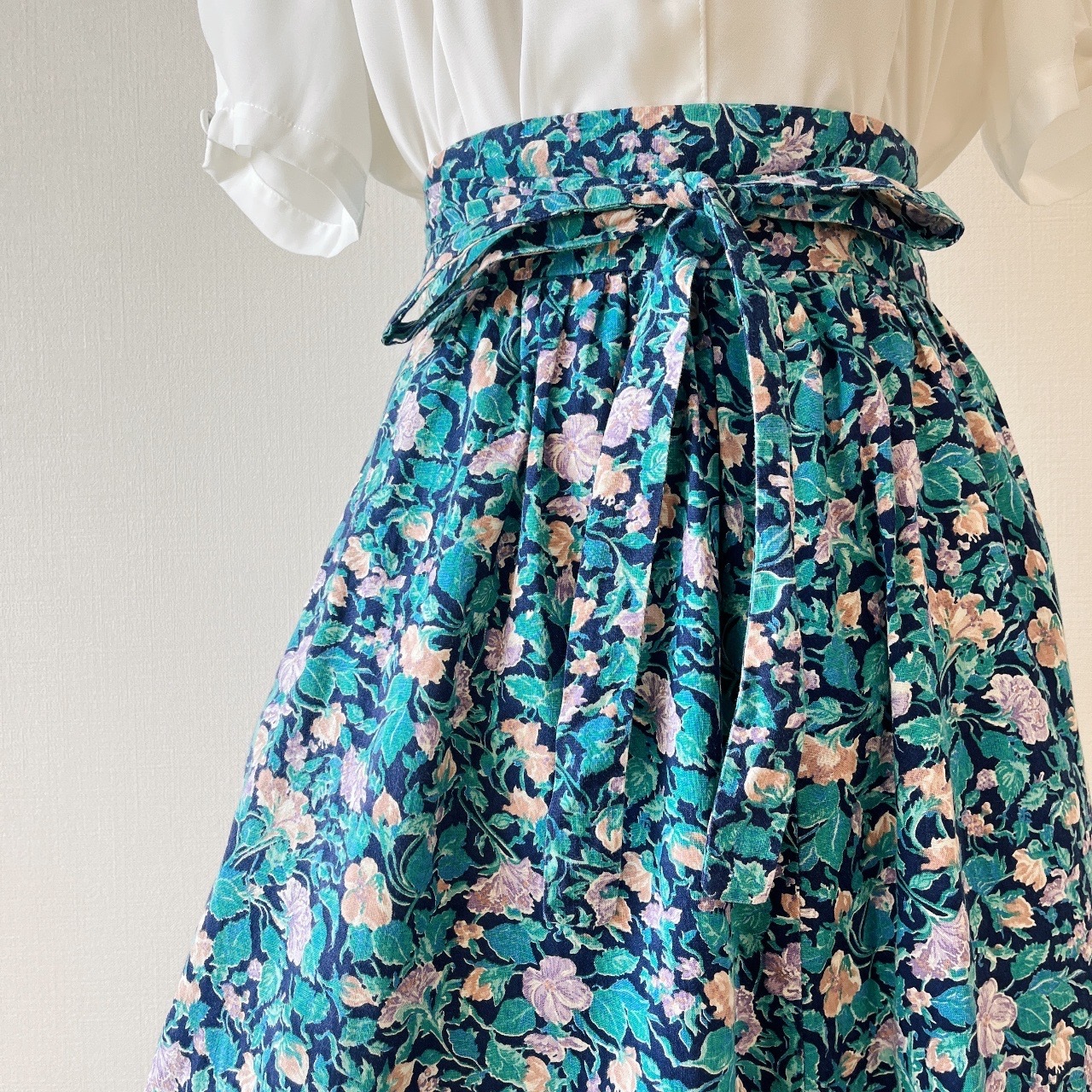 藍色綿質花花圖案古著半裙