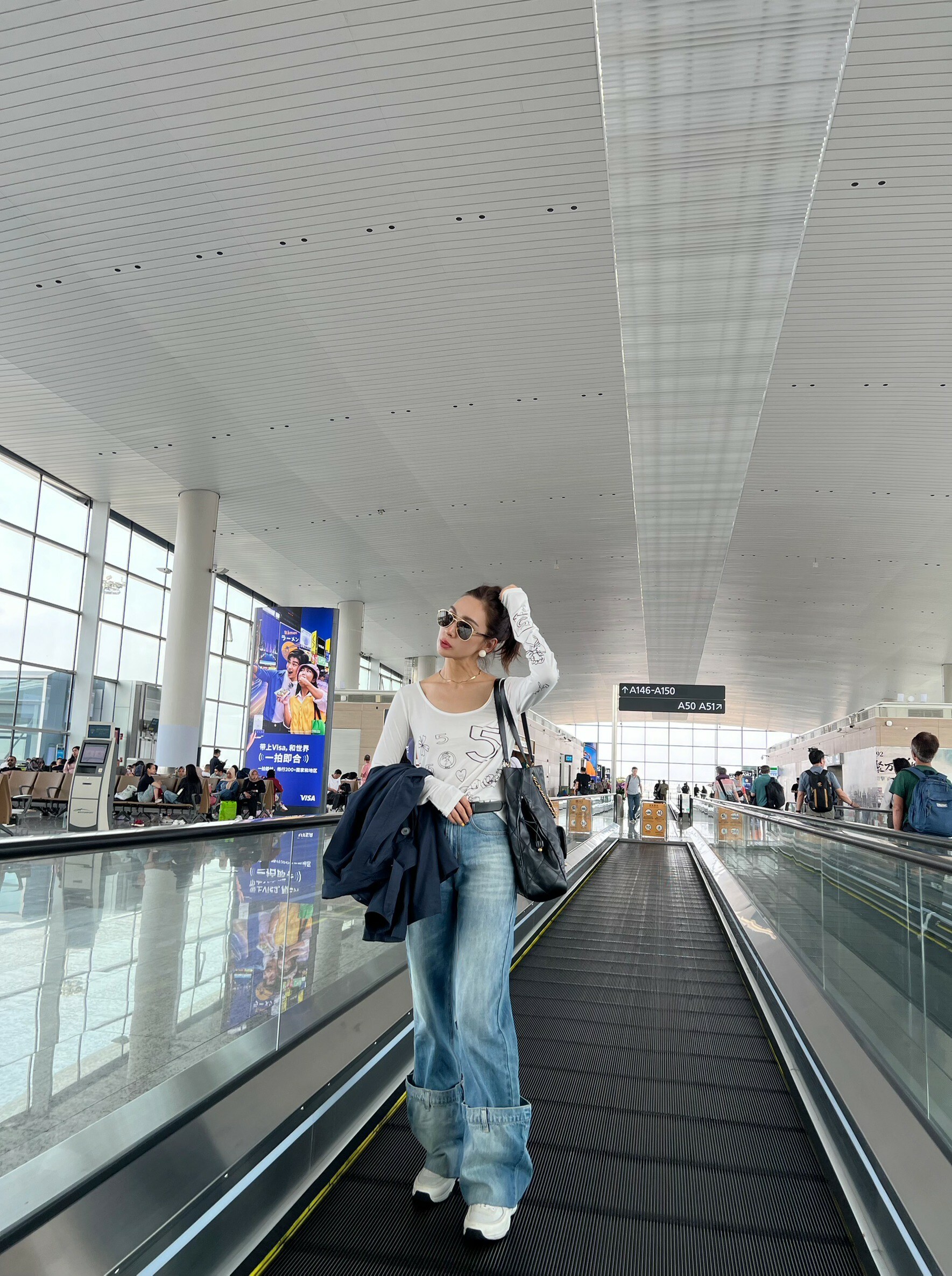 設計款翻褲管直筒牛仔褲