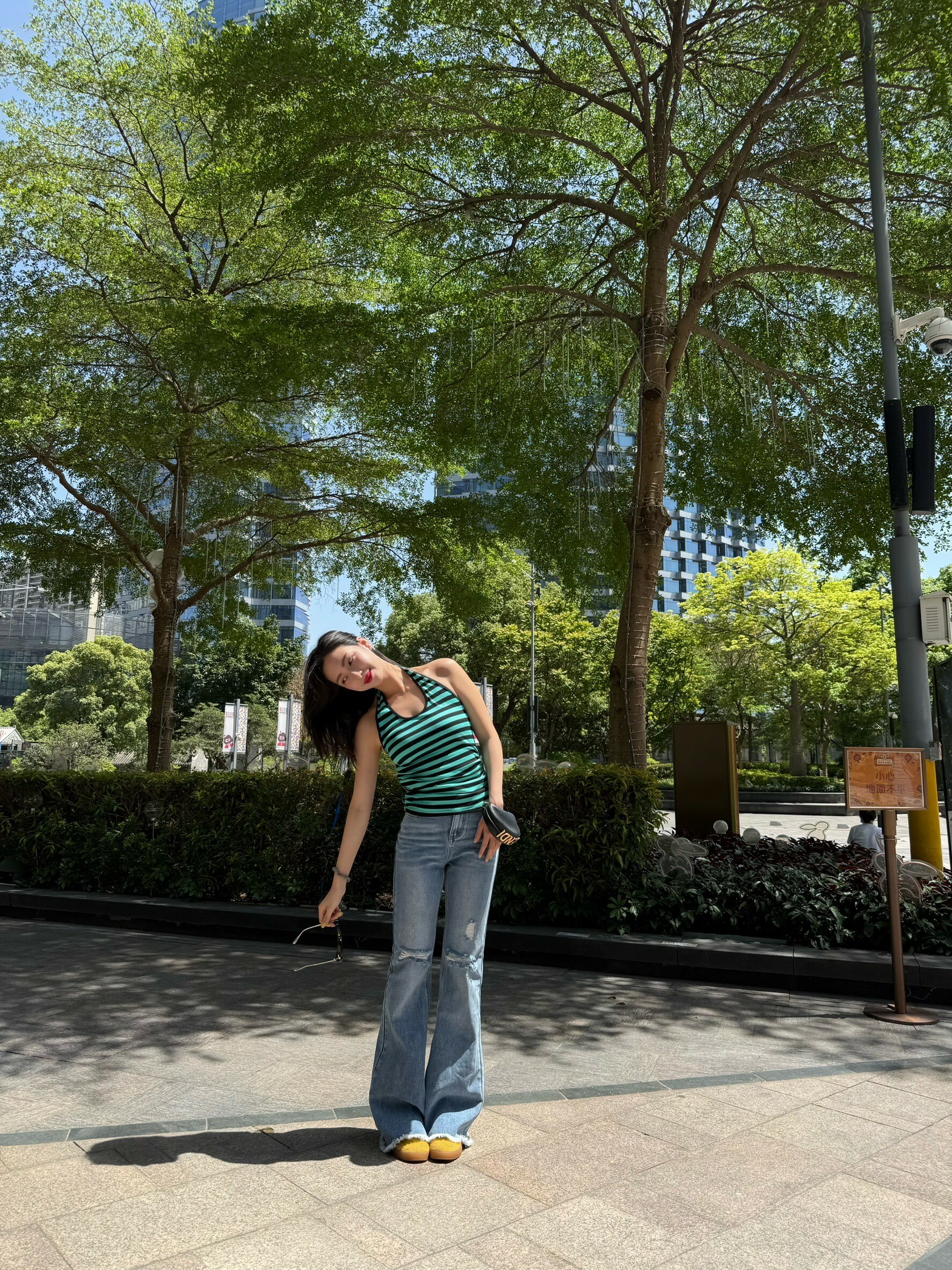 彈性棉撞色條紋繞頸背心