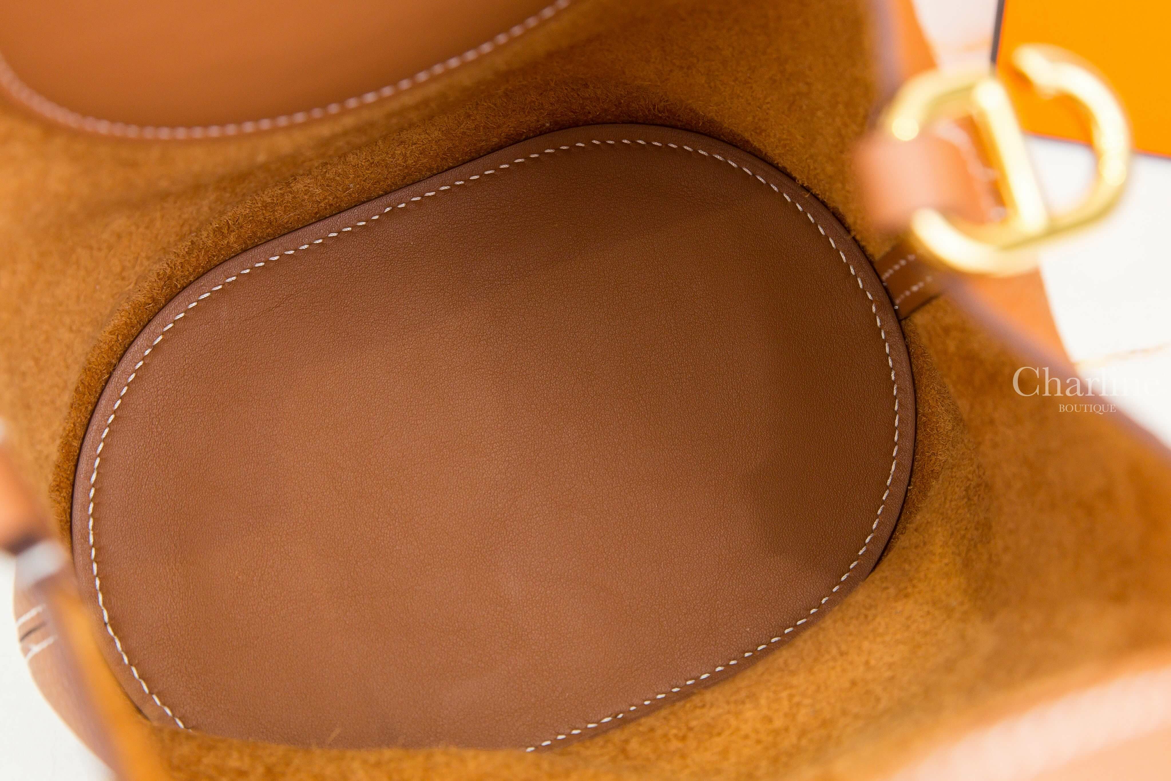 Hermès In The Loop 18cm 37 Gold Taurillon Clemence 焦糖色金釦小型提把水桶包-Charline Boutique 精品代購