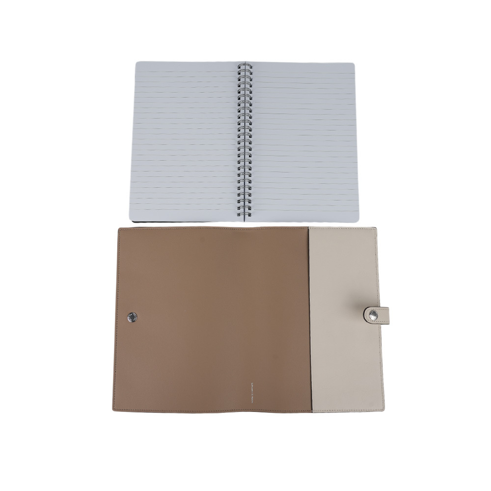 【COACH】櫻桃圖案平滑皮革筆記本/記事本(白色) CY992 SVCAH