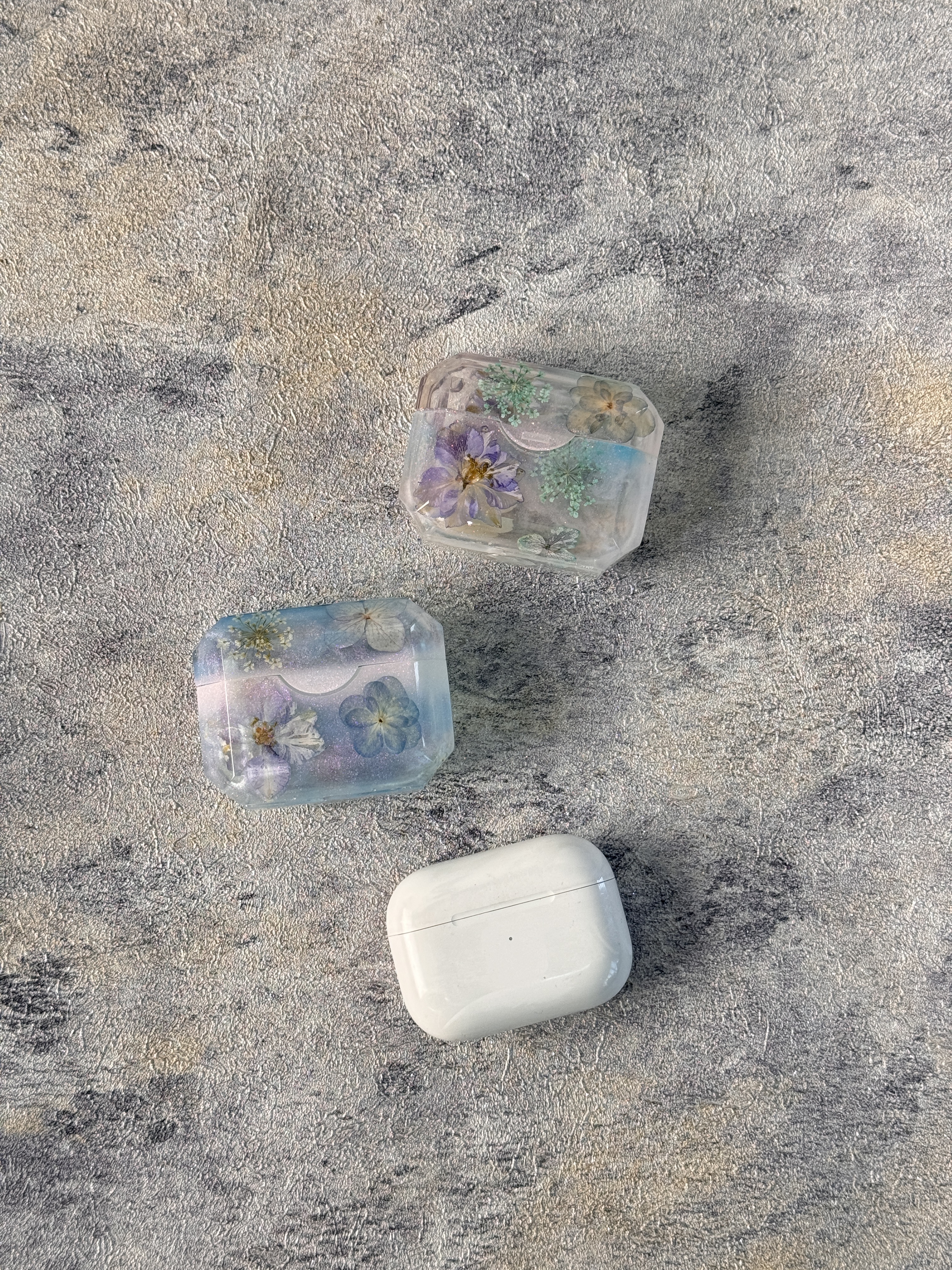 11986 Hydrangea Resin AirPods Pro Case