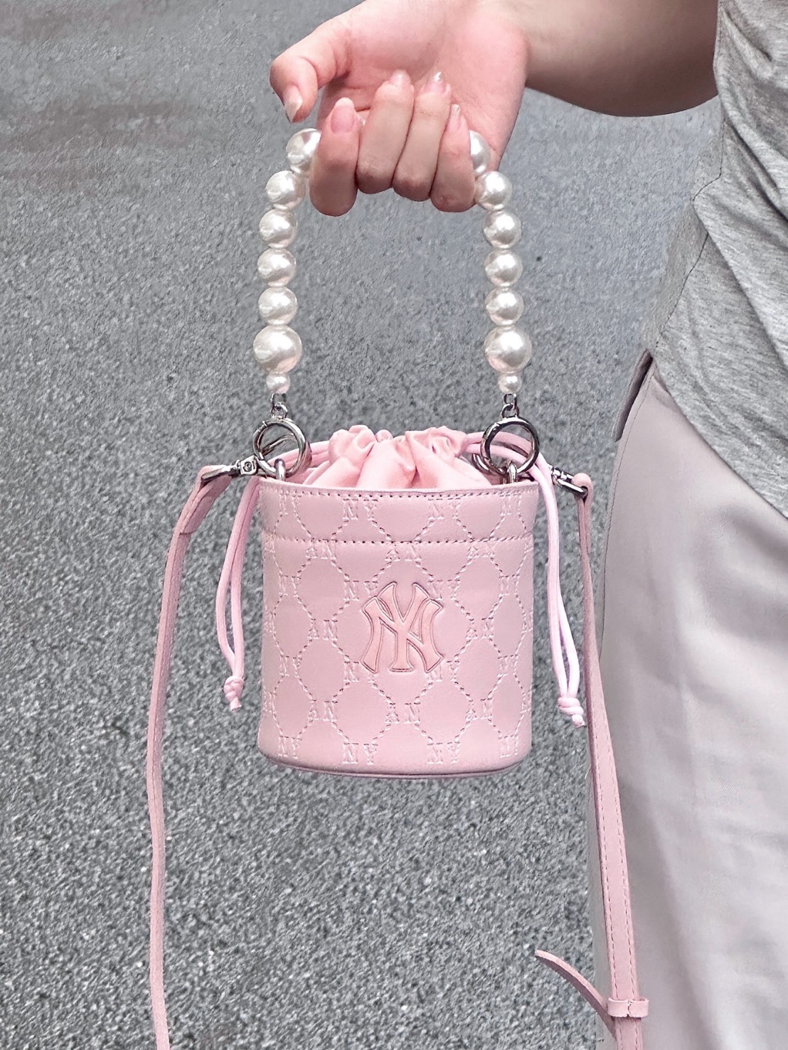 MLB NY老花抽繩 皮革水桶包 50BKS