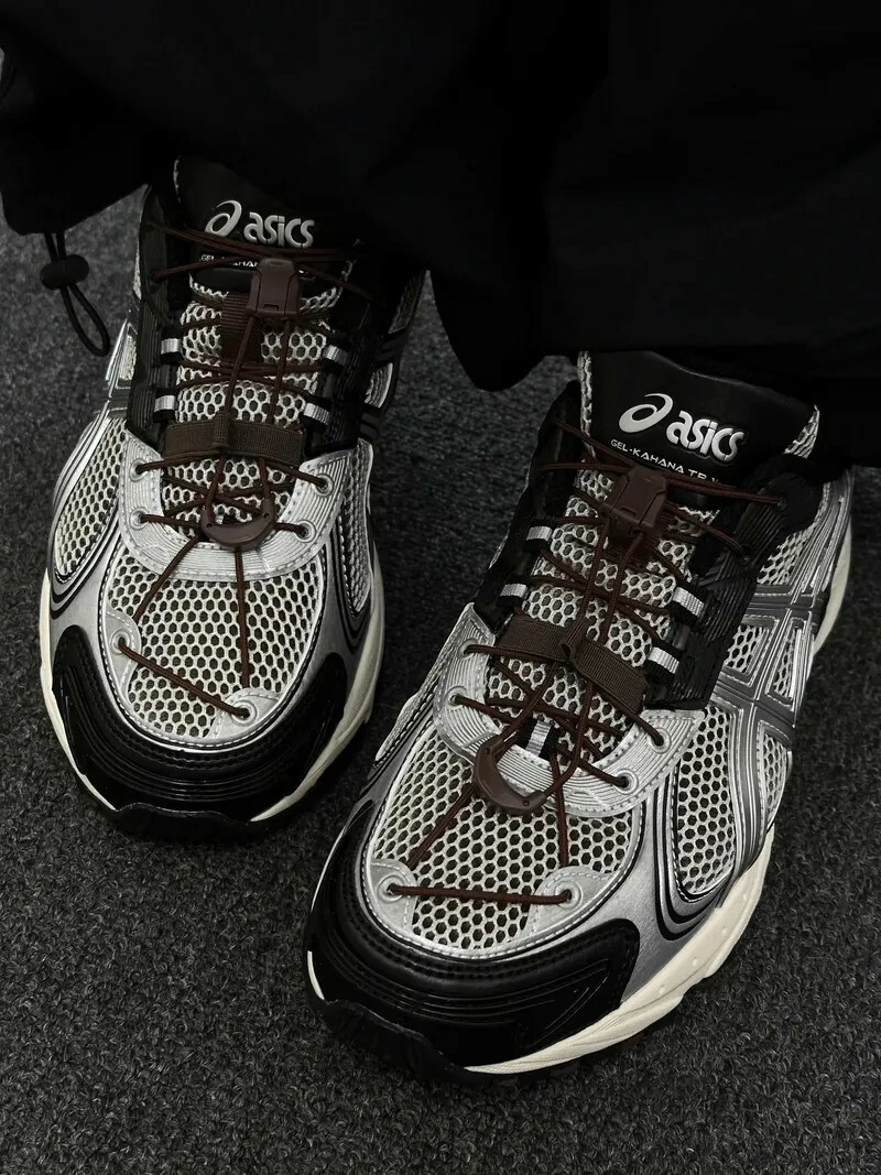 KTQ STORE  ‧ASICS GEL-KAHANA TR V4 咖啡黑銀 棕色 奶油底 抽繩 金屬 1203A716-020
