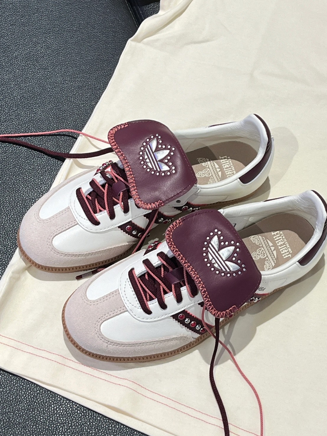 ADIDAS ORIGINALS SAMBA LT 卯釘米白酒紅翻蓋鞋舌JQ9714