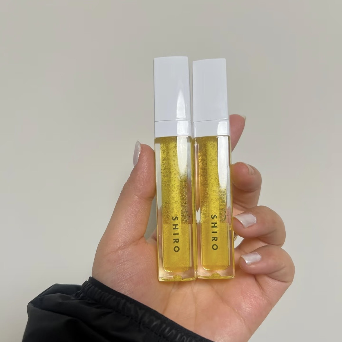 iSNEAKERS | SHIRO ESSENCE LIP 柚子 唇部精華 5g