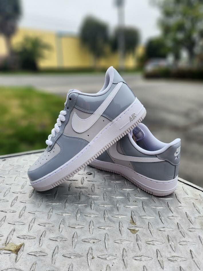 【APAIR】預購 NIKE AIR FORCE 1 low 男款 鐵牌 灰白 拼接 漆皮 麻繩鞋帶 HV9405-001