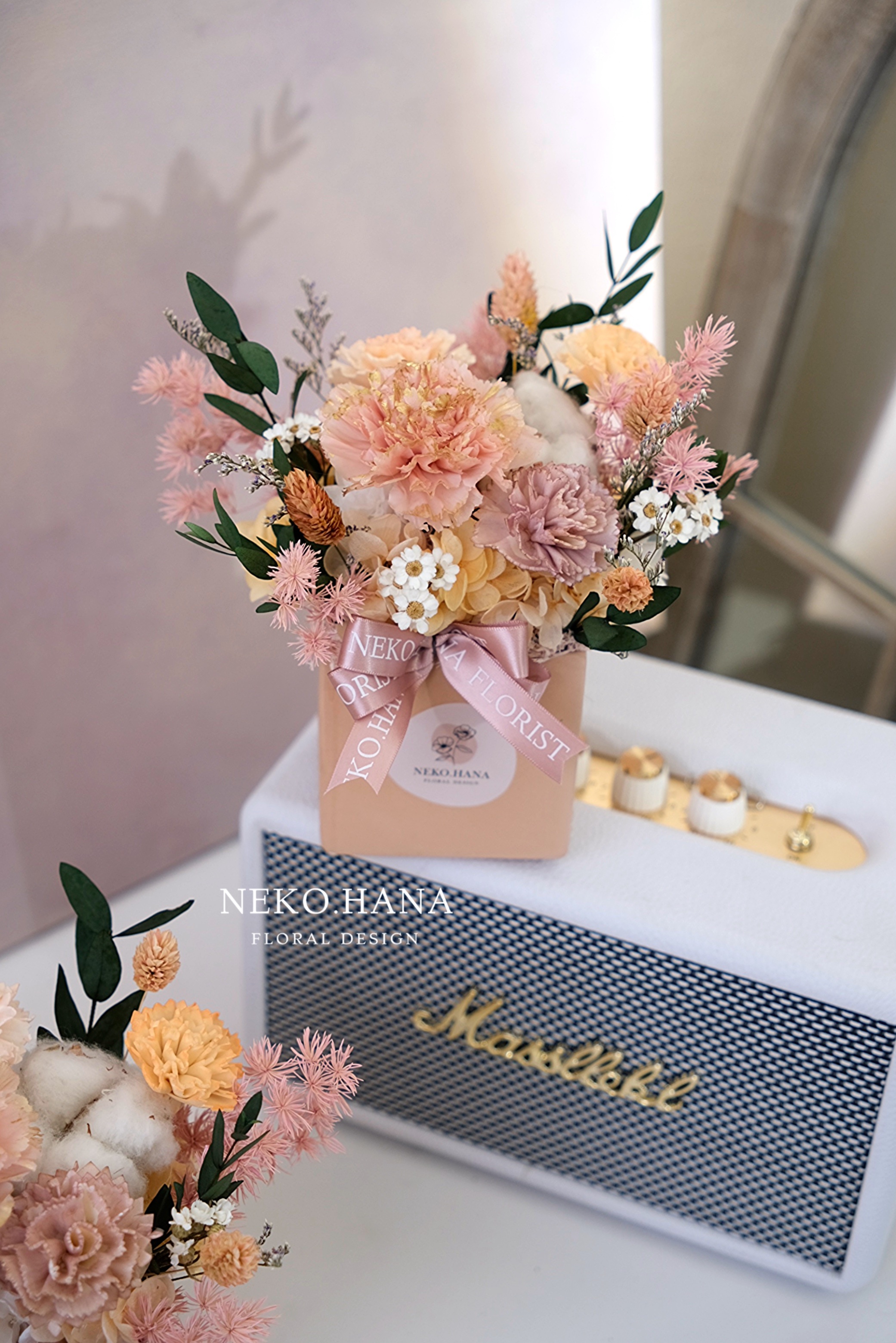 鑲金康乃馨永生盆花