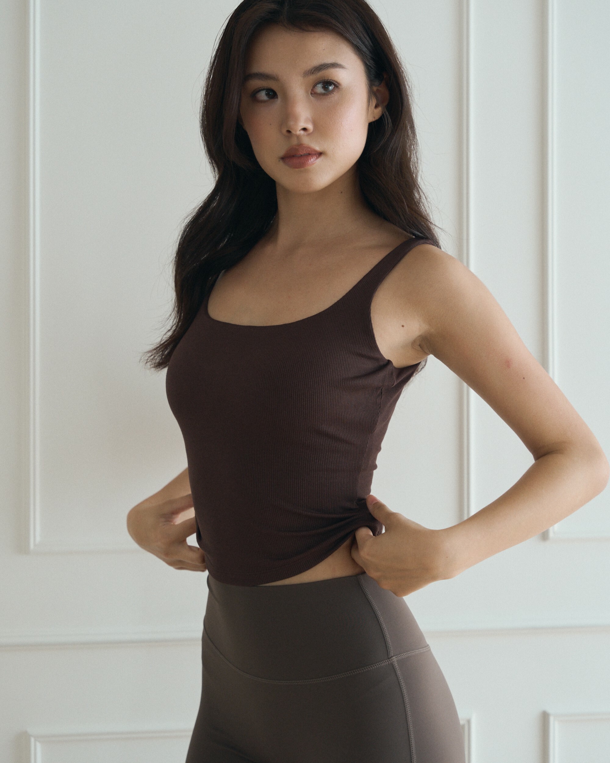 莫代爾羅紋裸感Bra長版背心-咖啡