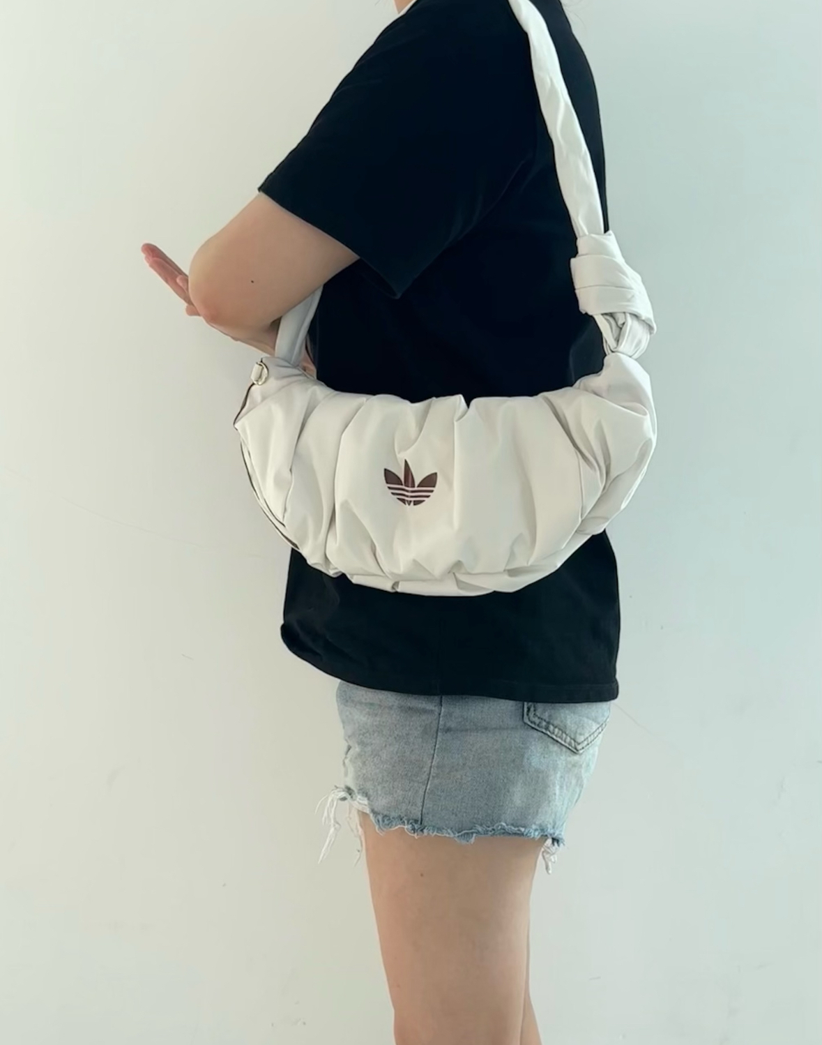 Adidas Originals 皺摺牛角包 暖沙色 白色 肩背包 手提包 KA9272 KA9267/預購