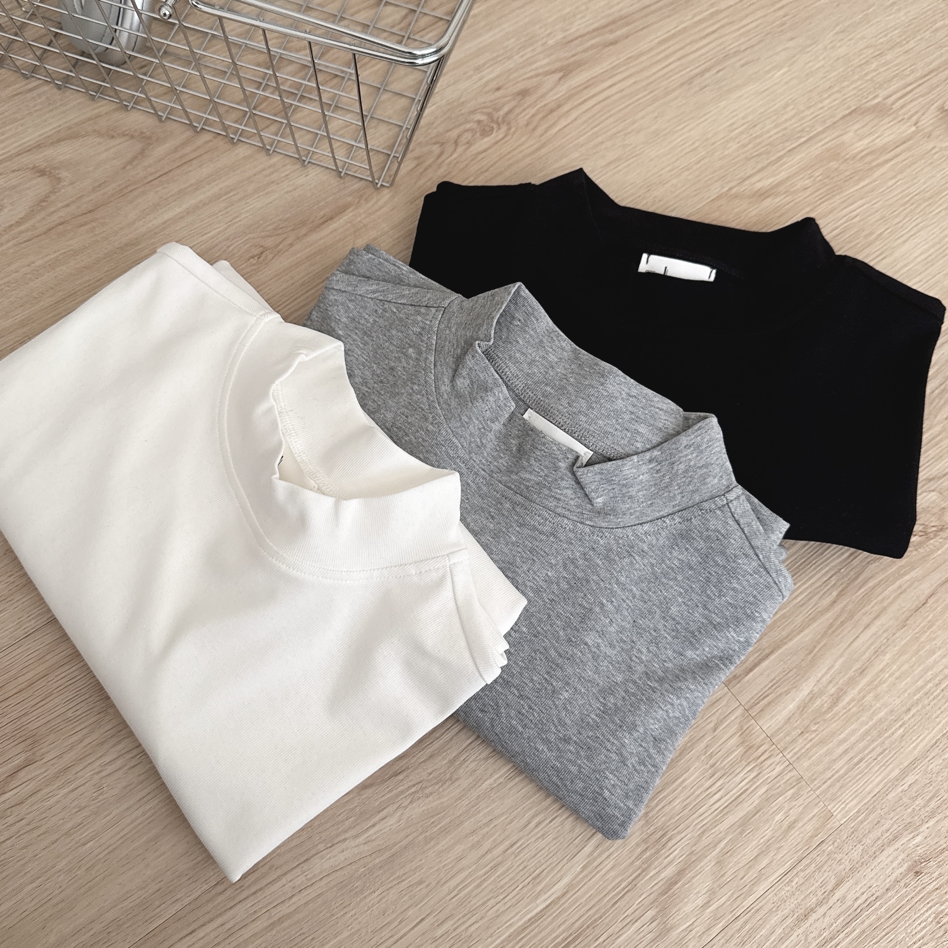 （現貨）售完不補 ST013 素色 正肩 小高領 短T