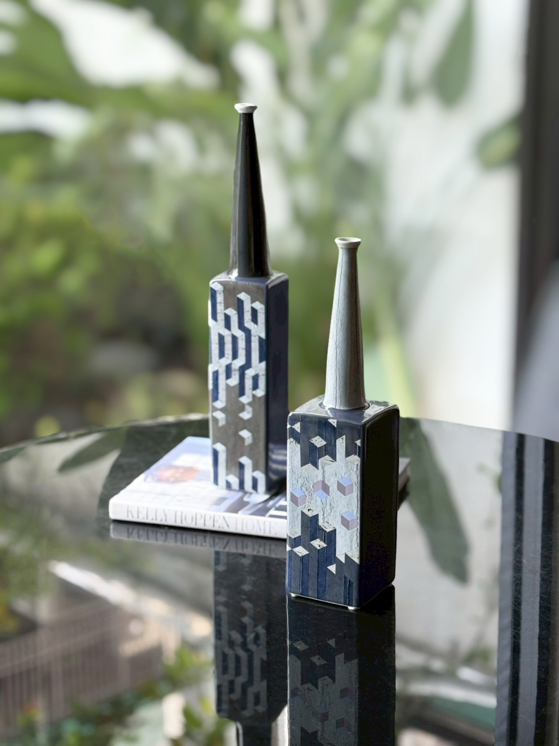 藍灰方塊煙管花器