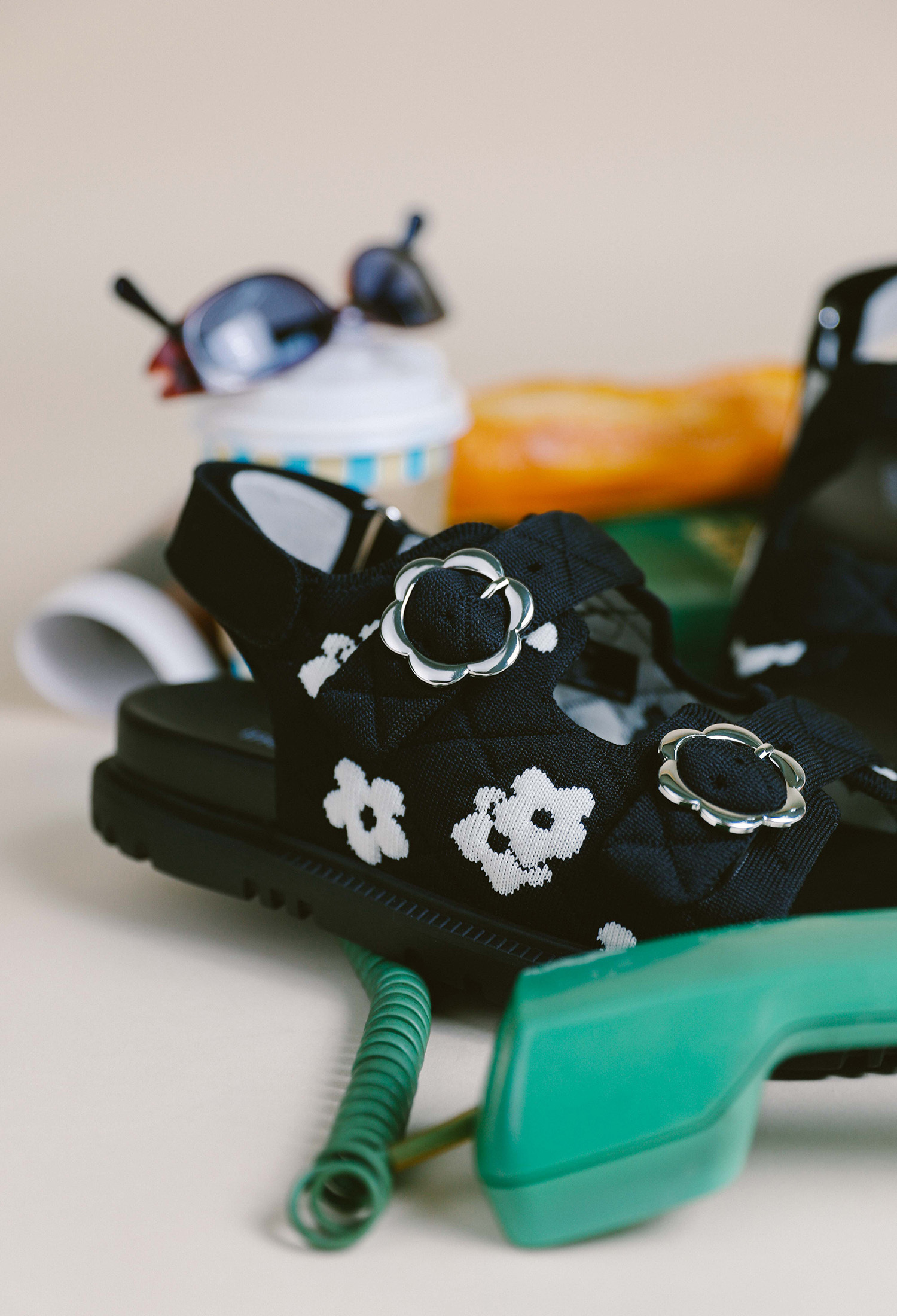 蓬蓬裙厚底涼鞋 黑花朵紋