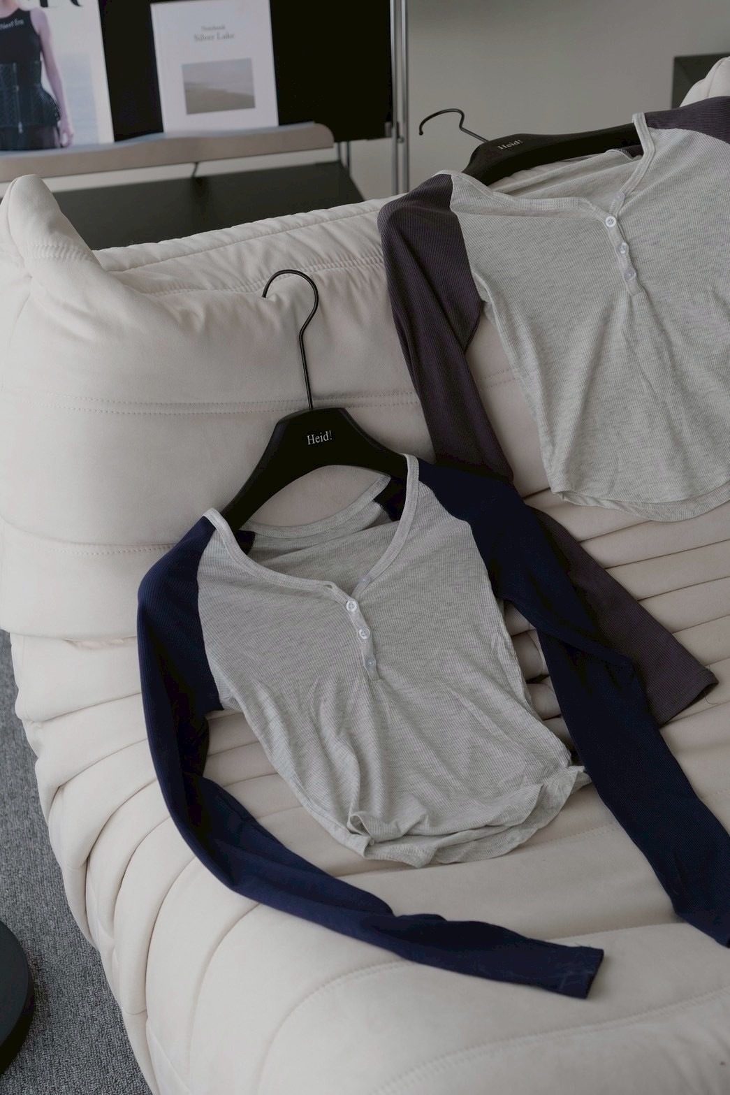 V領開釦撞色上衣