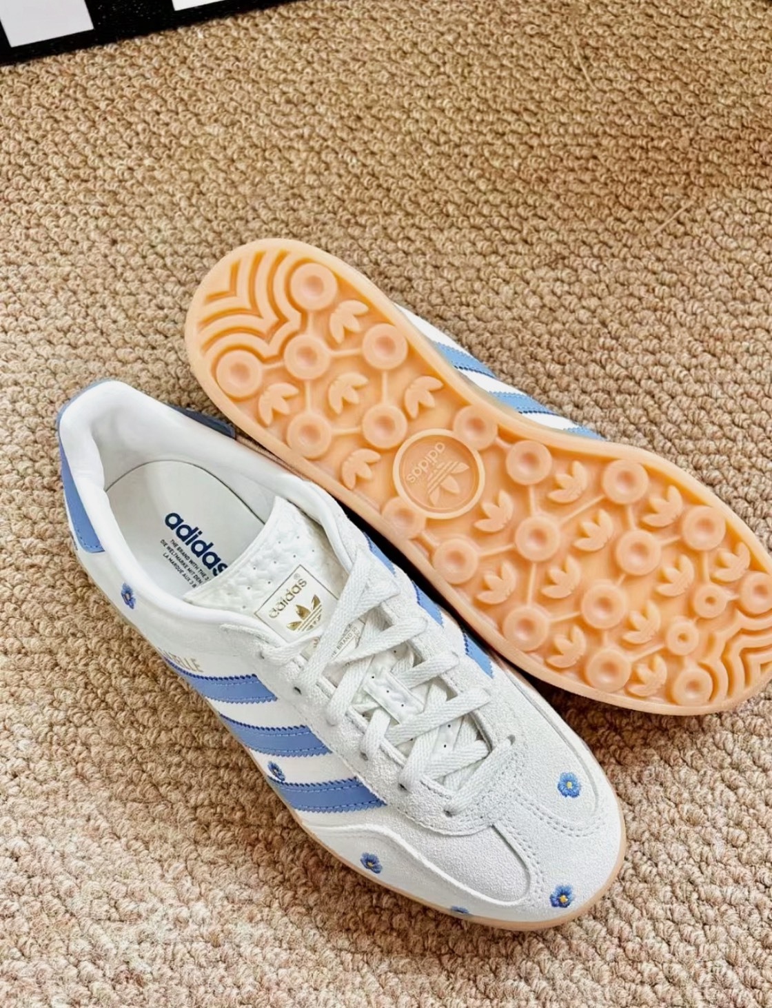 adidas Gazelle 花卉配色 灰藍 女款