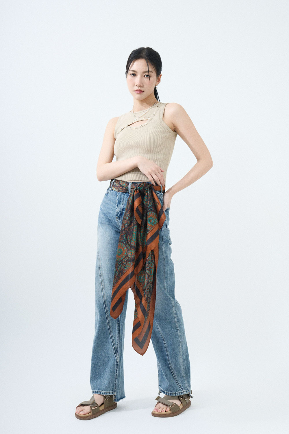 前開洞撞釘坑紋背心 (^現貨款式）