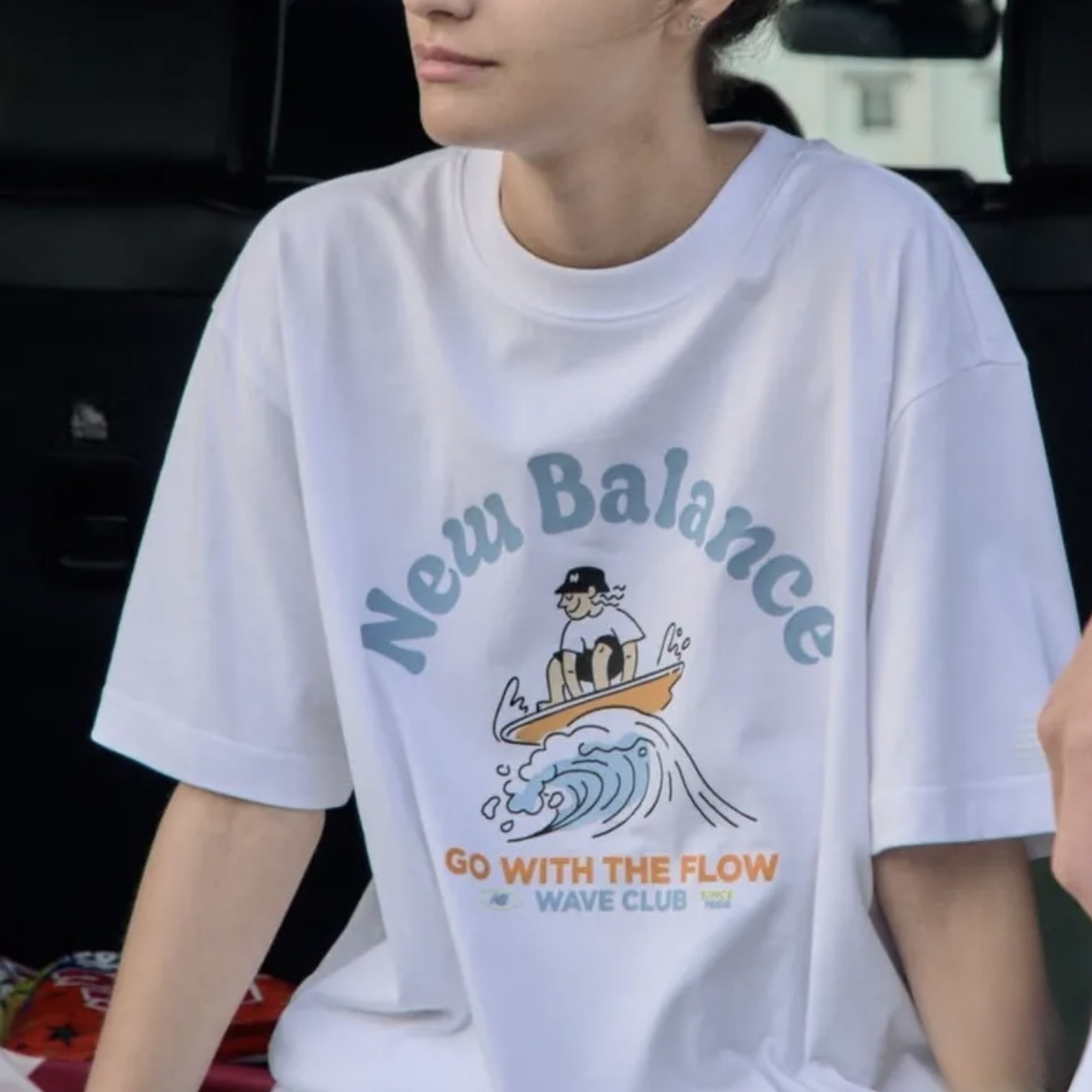 NEW BALANCE NB BOY 夏日城市探索系列 BIG WAVE 衝浪板 男孩 短袖 短Ｔ男女同款