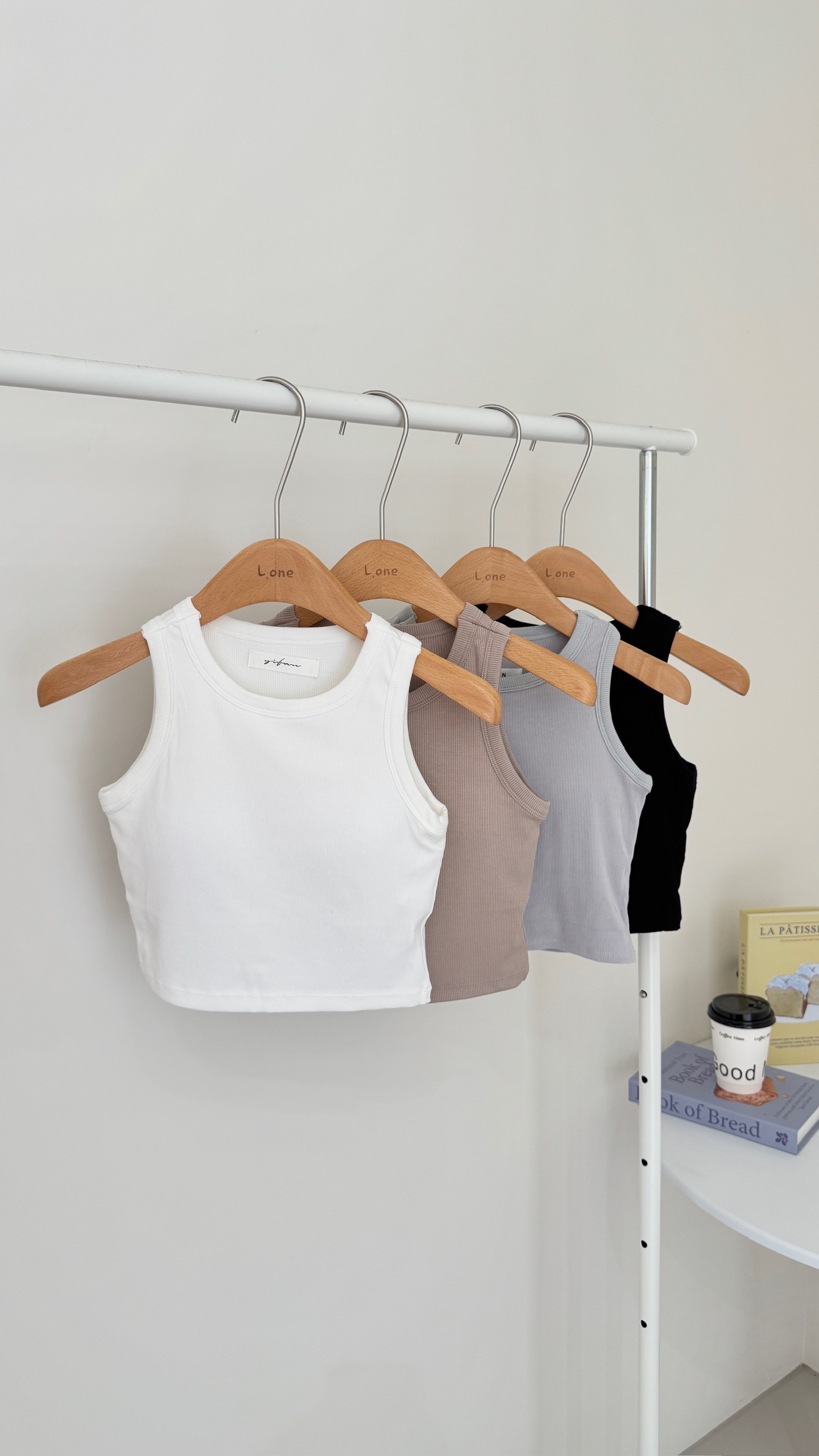 涼感削肩固定杯背心