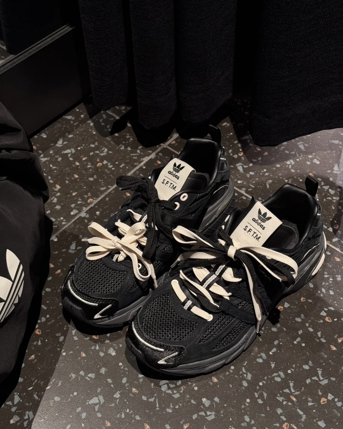 <超帥聯名>Song For The Mute X Adidas Originals adistar Cushion 麂皮 聯名 黑色