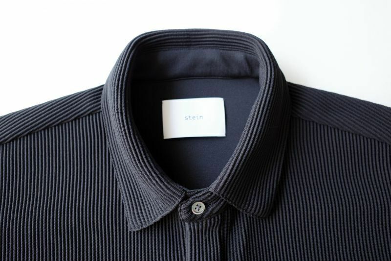 Stein Oversized Graduation Pleats Shirt