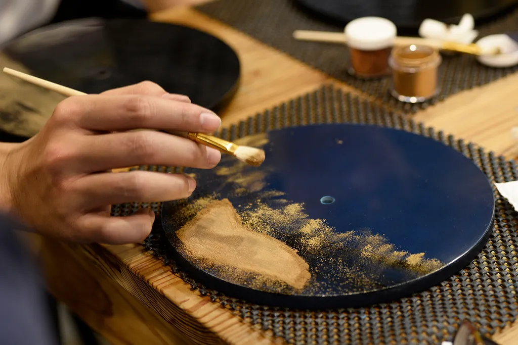 漆器水蒔繪掛鐘波流