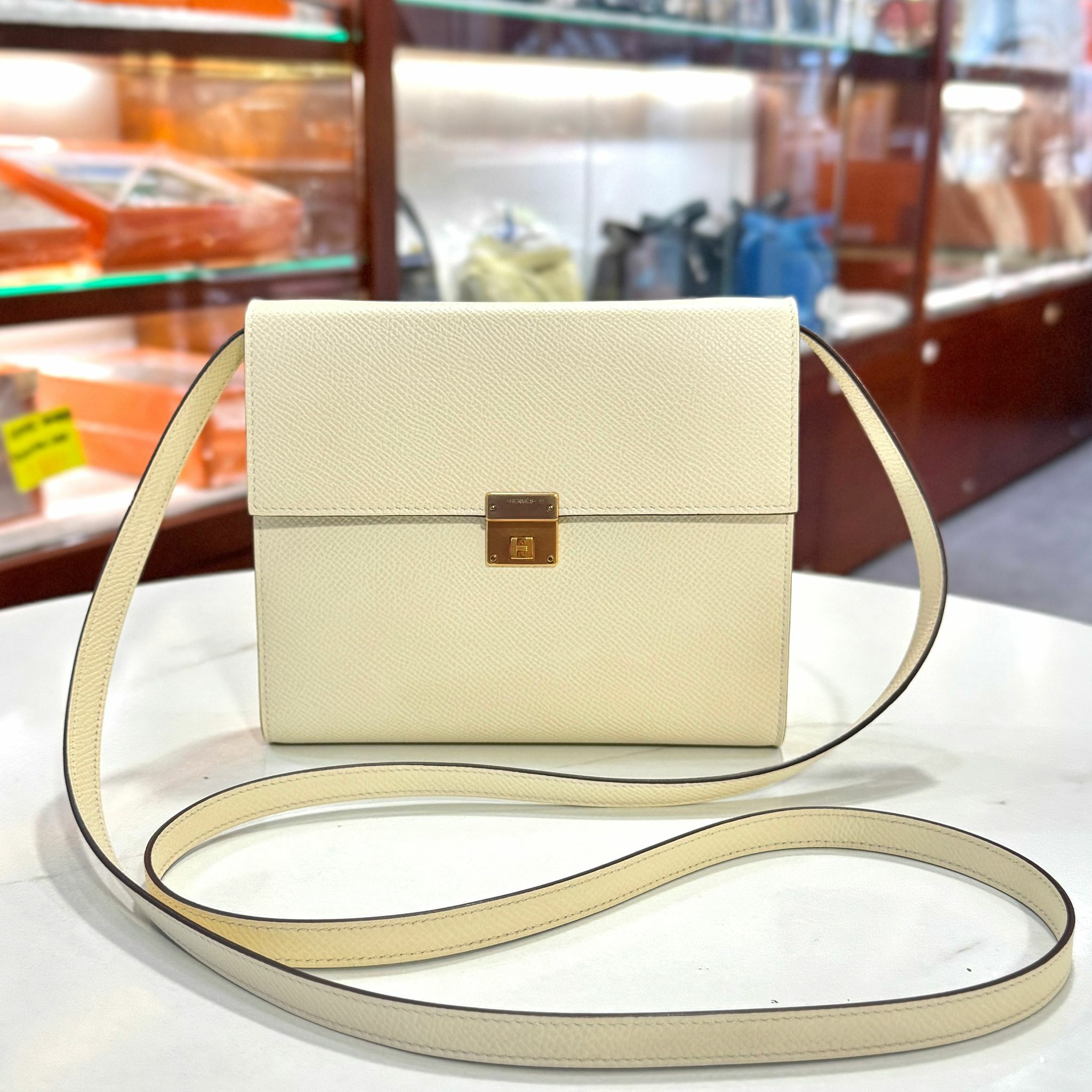 99%NEW二手HERMES斜揹袋 U刻 CLIC 16 奶油白EPSOM皮/金扣 I2/NATA GHW H073509CDI2 #香榭站正品