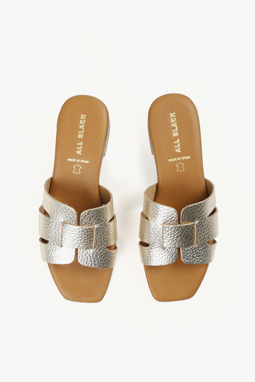 OT Woven 輕編織皮中底低跟涼鞋