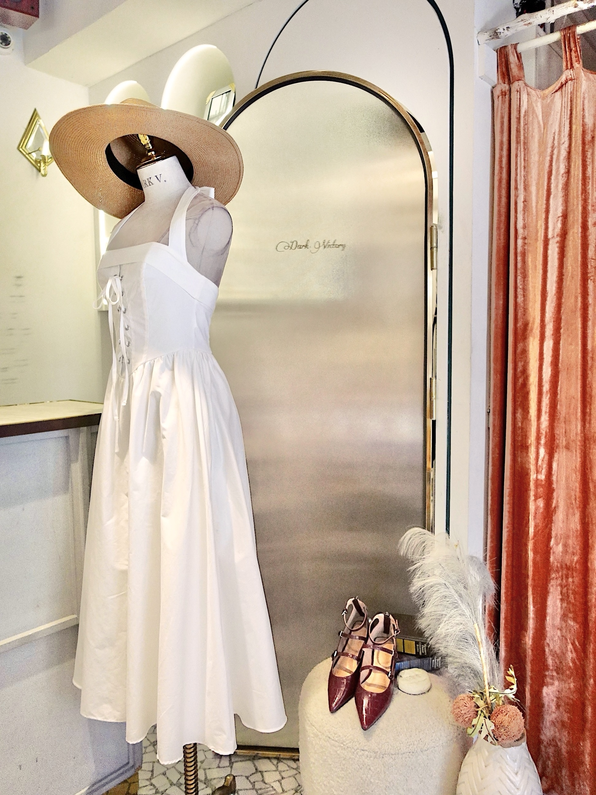 White Day白色繞脖交叉綁帶Midi Dress