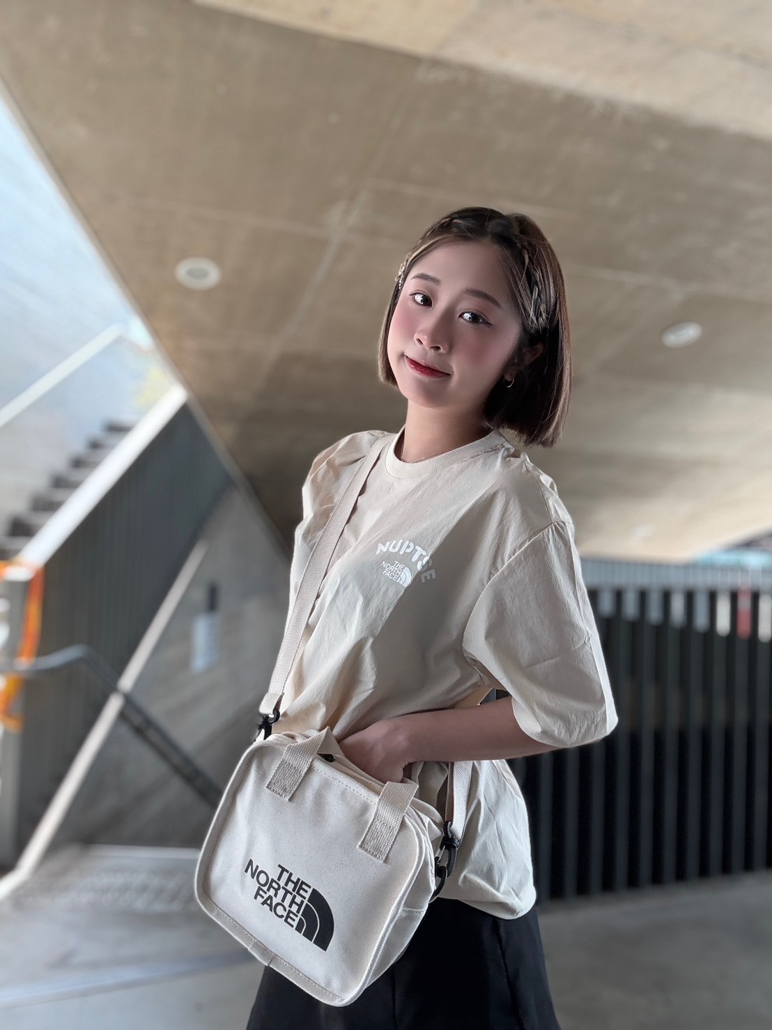 【現貨】 北臉 THE NORTH FACE 白標 側背包 手提 帆布包 可拆背帶 米色 淺奶茶